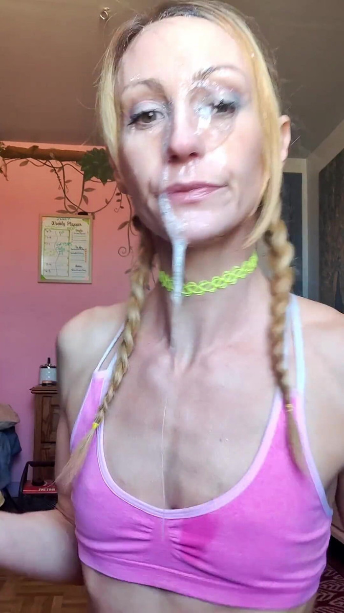 Vanessa Hastings: Vanessa Hastings niechlujny pluć twarz Dildo Głębokie gardło