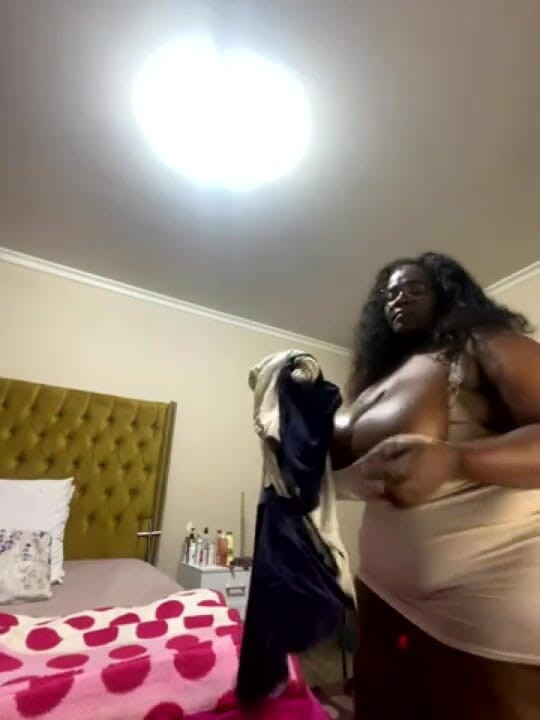 Legendary Booty Overdose: Kojící bbw milf prsa a uctívání zadku