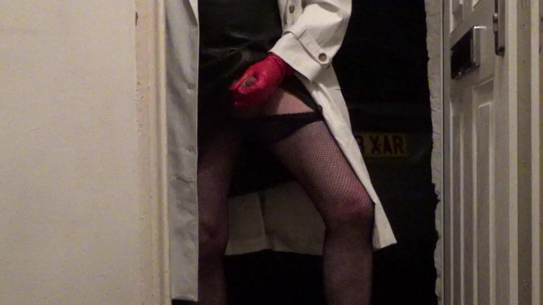 Leather Kirsten: Kirsten nghịch ngợm núm vú trễ