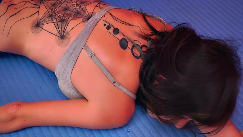 Defeated.xxx: Ragazze di wrestling - nuovi comers! Valerie Vs Eden Mal