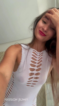 Danza Sexy E Esibizionismo Con Un Abito a Rete