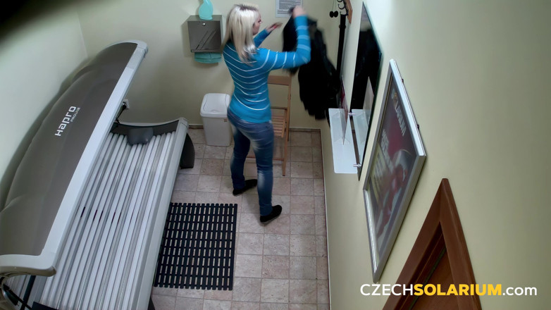 Czech Solarium: Czech Solarium 65: Superb Pussy Spread Wide in Solarium