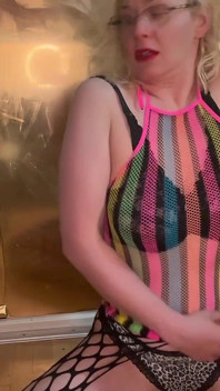 Striptease, fingern Squirt auf tanga, Reibe meinen arsch auf Squirt