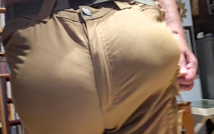 Monster_Meat_: Große Beule in der Hose