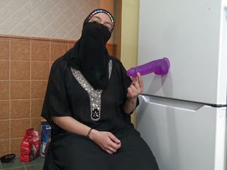 Souzan Halabi: Cette femme arabe divorcée adore les grosses bites