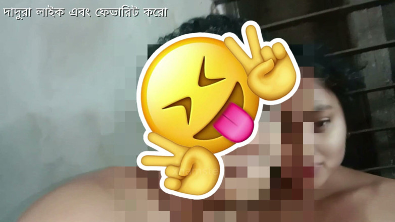 newsexmi12: 德西可爱的女孩第一次失去童贞。她的阴户很紧。女友和男友第一次做爱