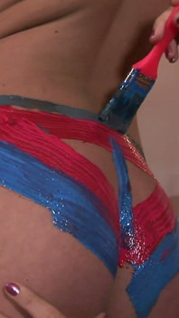 Bodypainting, lesbo, plaisir avec un gode