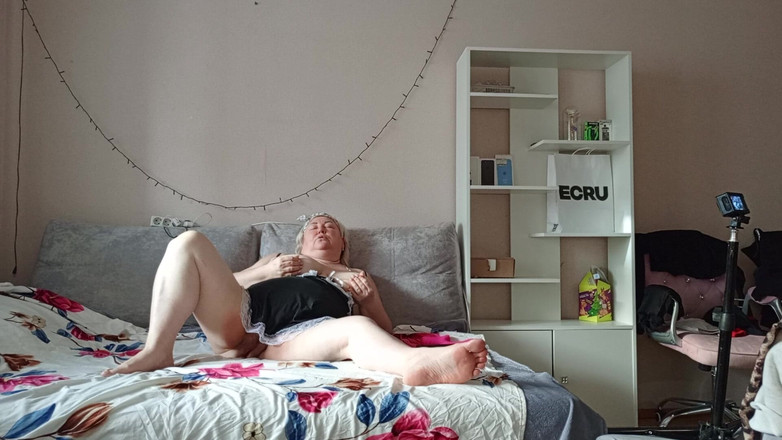 Zona901: Üvey anne büyük amına mastürbasyon yapıyor