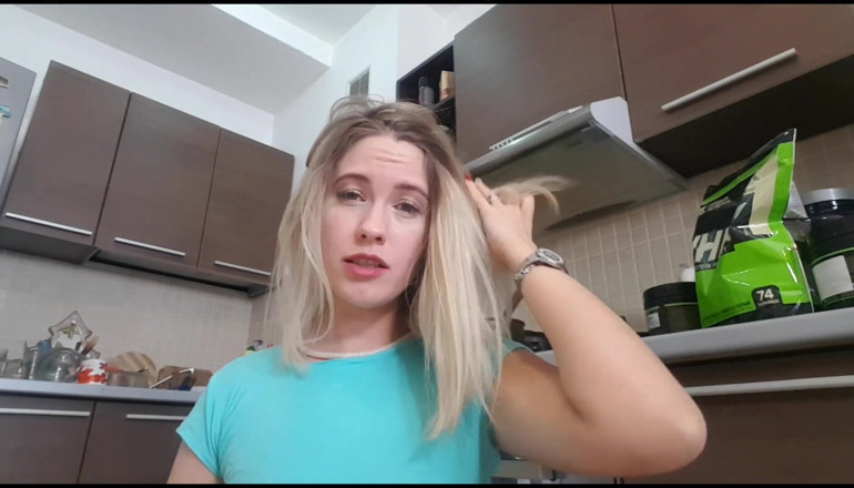 Erotic Tanya: Sucking my step brother off