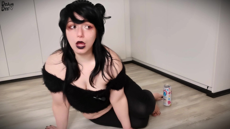 Delilah Dee: Cute Chubby Goth Girl Burping, Belly Noises &amp; Belly Play