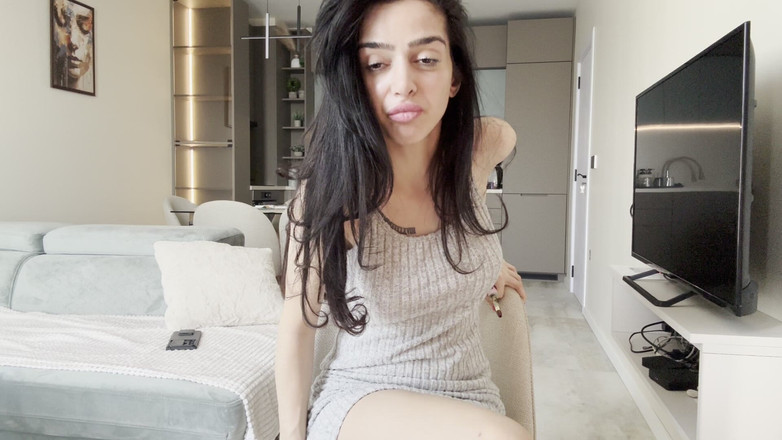silicone_brunette: Umiliazione del pene piccolo