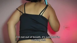 Infiel le pide a su amante que le folle el culo mientras habla por teléfono con su novio