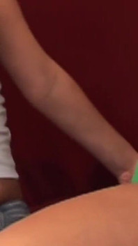Curve lesbiene devorând pizde care picură în frenezie sălbatică