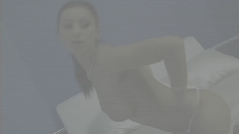Inhonorof porn: Nikki Rider się masturbuje, bierze to do tyłka i dostaje...