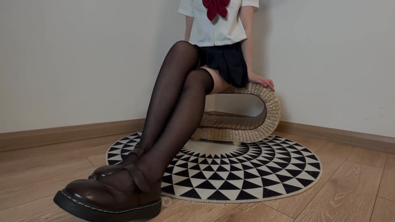 SLRabbit: La figura graziosa della ragazza graziosa mi rende più alto