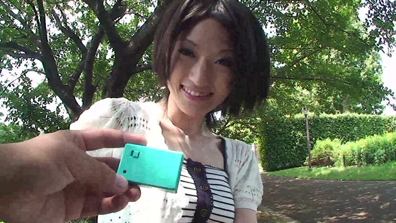 JapaneseAmateur: La ragazza magra geme come un enorme cazzo si trapana...