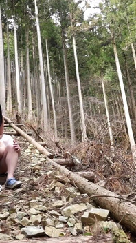 Une fille magnifique, innocente et menue qui a menti pour être malade et a manqué sa classe pour être avec son prof.