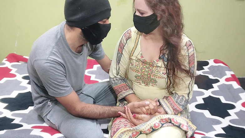 Pakistani CoupleX: Vänens fru ringde mig hem och släckte elden på hennes...