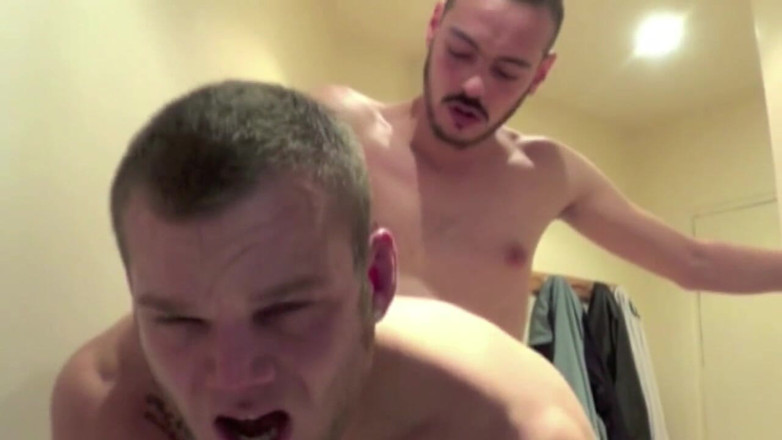 Crunch Boy: Muscle gay bottom used by arab with feet domination