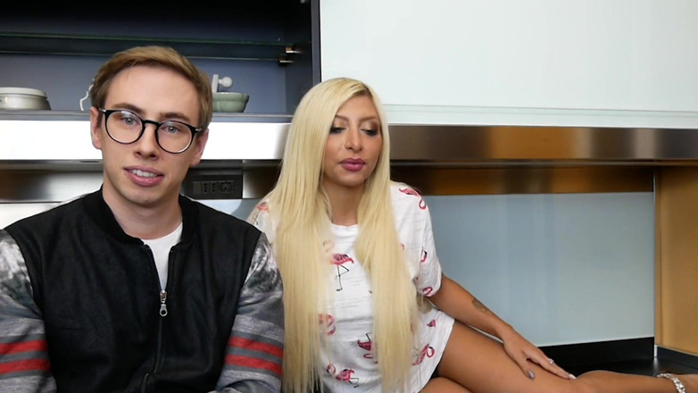 Dark Holes: Première baise porno pour l'Italienne Beuty Lisa Amane avec Max...
