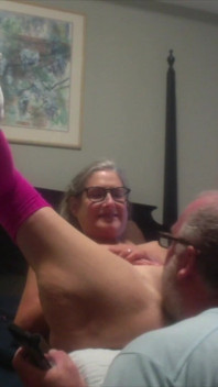 Heiße MILf leckt muschi, fick und schönes squirting