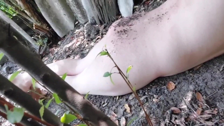 Kitty_Cross: 공공 장소에서 나쁜 작은 Sissy