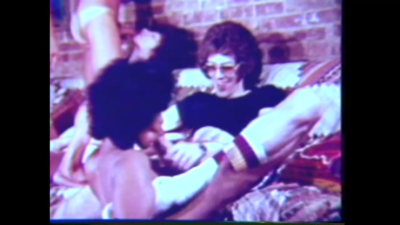 Vintage Megastore Full hd: Párty s orálním sexem (Část 2)