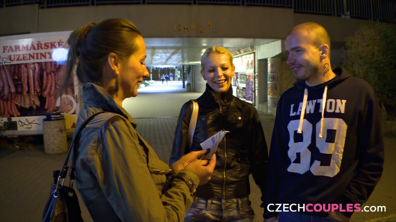 Czech Couples: chek jore 4: kaamuk aur bare stanon vaali sunahre baalon vaali