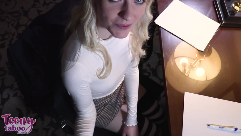 Teenytaboo: Celestina Blooms Tabu-assistentin