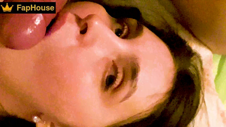 Alina Rai: Babam bu makine amcığımı silmez mi? Belki de beni siksen...