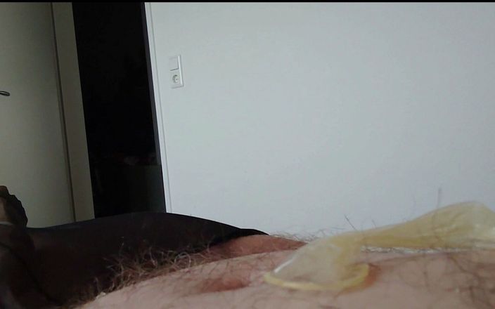 Carmen_Nylonjunge: 팬티 스타킹을 입은 낯선 사람과 즐기는 콘돔 3