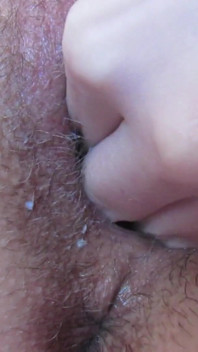 Close up - fingering memek setelah orgasme