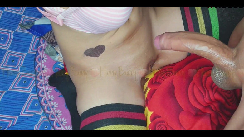 HunnyBunny: 후배위에서 내 귀여운 여친과 섹스 비디오