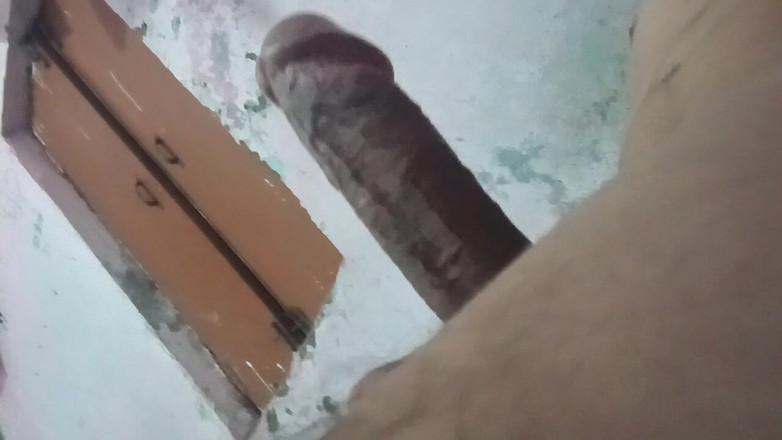 Luckky: Indische jongen speelt met zijn pikmasturbatie