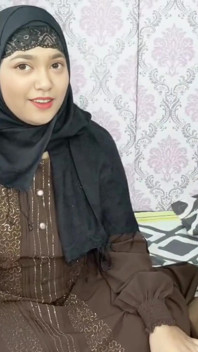 Muçulmana meia-irmã em hijab fode hindu em Rakshabandhan