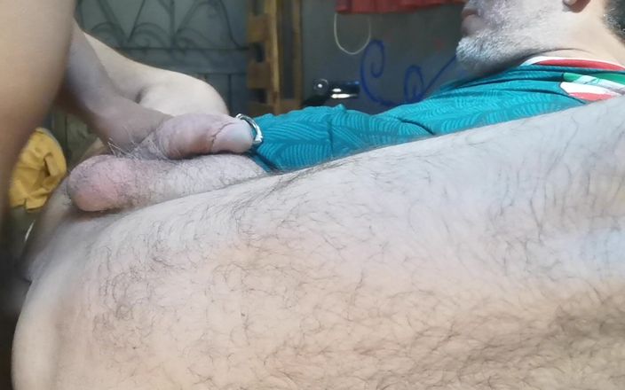 Adam Storm: Napalony człowiek budowlany