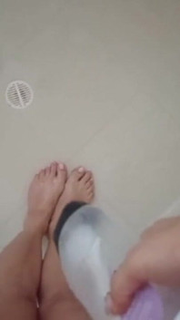 샤워하는 섹시한 발
