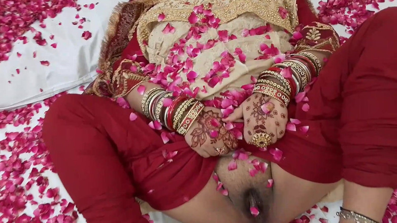 QueenbeautyQB: Suhagrat - sex în prima noaptea nunții - cuplu indian nou sexy