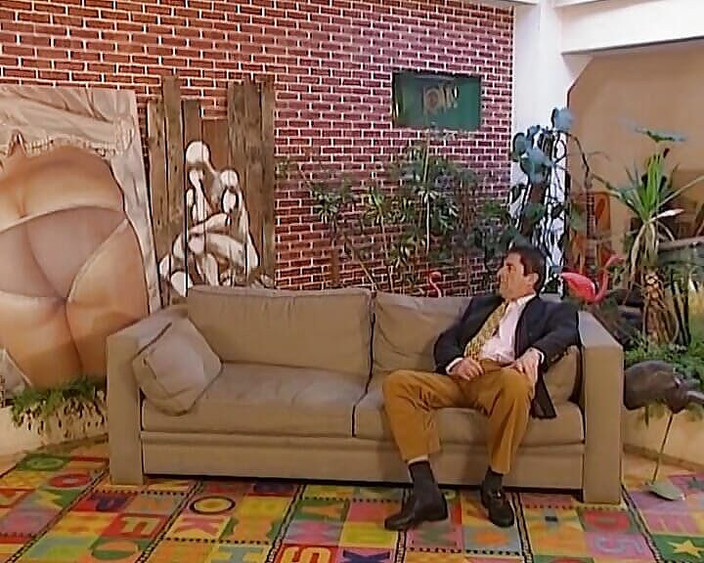 German Homemade: 見事な探しているドイツ人女性が2つのハードコックによって彼女を粉砕