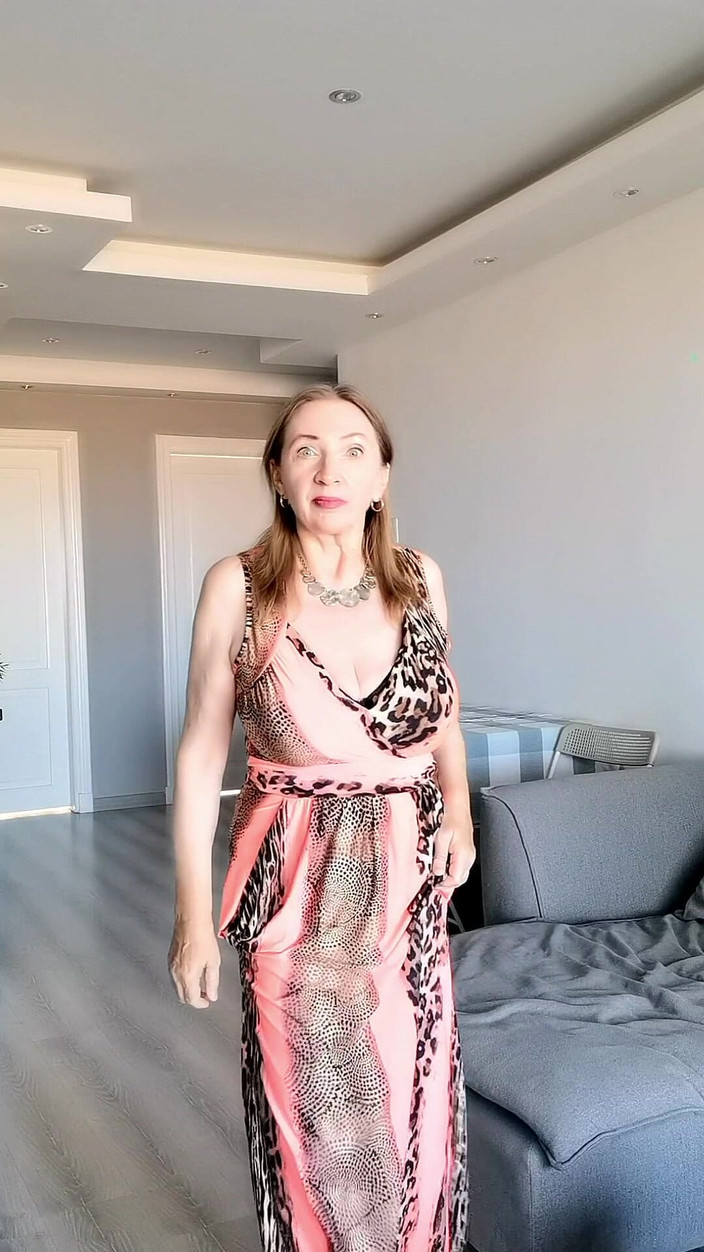 MariaOld: Ruang yang Salah, momen yang Tepat: Sekilas Rahasia untuk Panas...