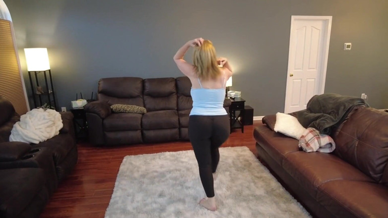 Danni Jones: ลูกเลี้ยงช่วยแม่เลี้ยงนมใหญ่ PAWG MILF Danni Jones ลืมปัญหากับสามี