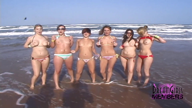 Dream Girls: larkiyan samudr tat par nagn ho jaati hain