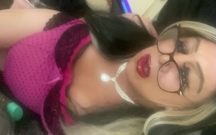 Krissy Sweets: Krissy Sweets Za pomocą pierścienia koguta i zabawki analnej
