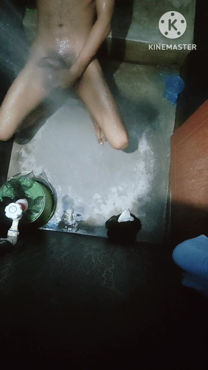 Indian BBC: Sora mea vitregă mă vede în timpul băii goale. Tocmai s-a...