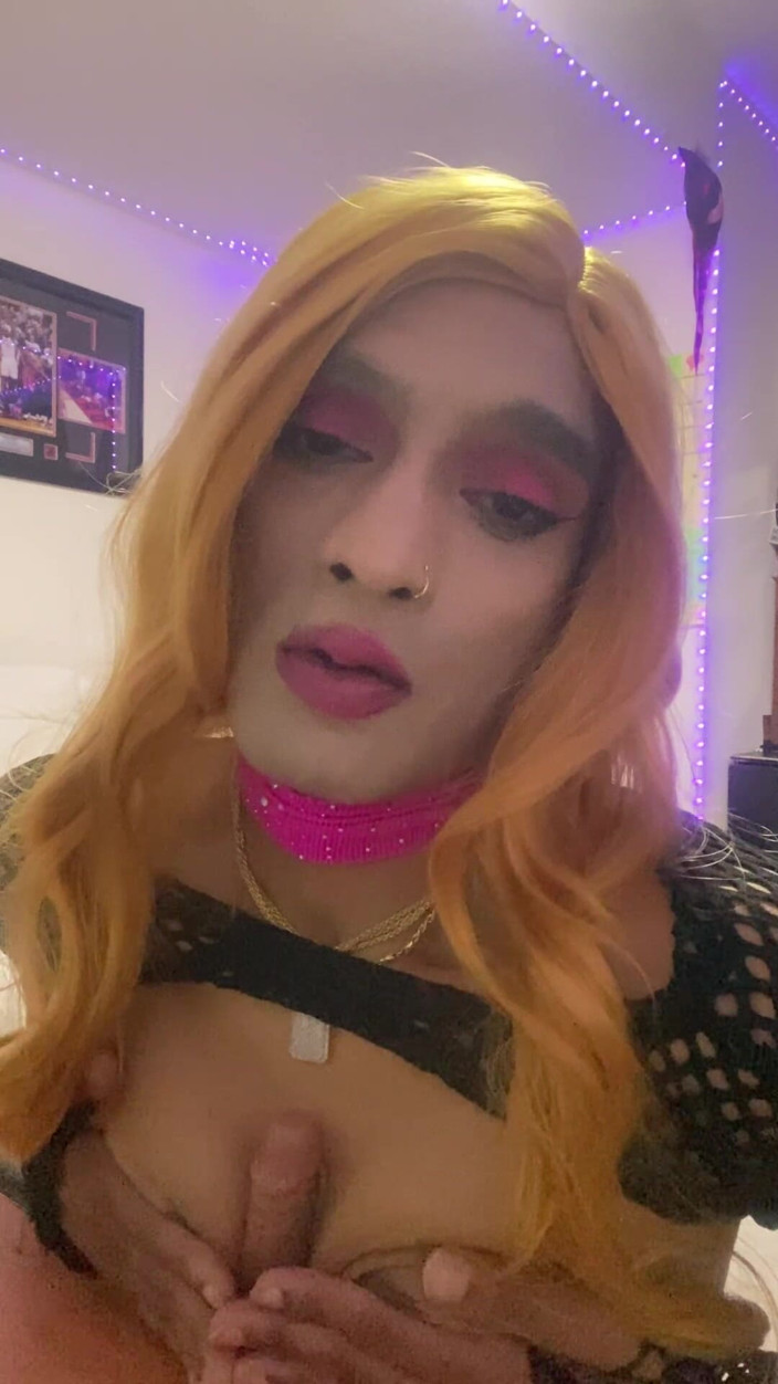 FemBoyAmi: Ragazzo indiano femminile barbie bambola travestito