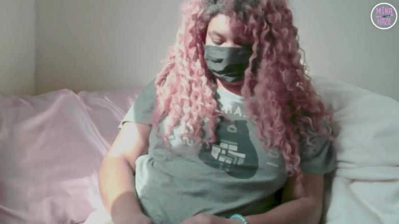 Mika Haze: 戴着口罩无视你