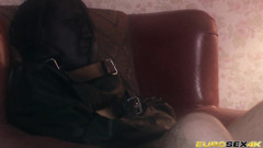 Porn Gutter: Onu izlemesine izin veriyor ve sonra servis yapıyor