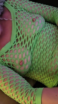 Sledujte, jak si hraji se svým sebou, dokud se neudělám rozkoše 