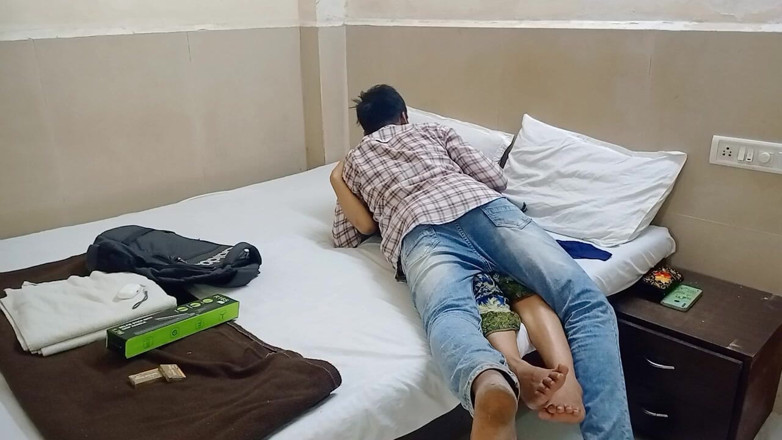 NikiRathod: 그녀의 더 로맨틱하고 그녀에게 더 많은 키스를주려고