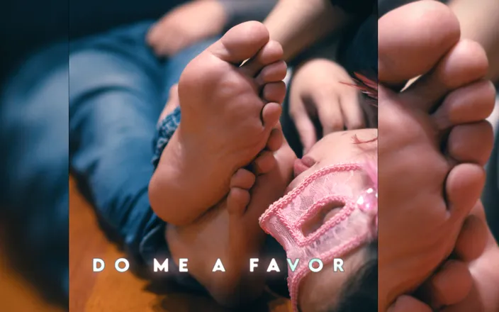 conicroix: Girl Agrees to Lick Feet to Return a Favor
